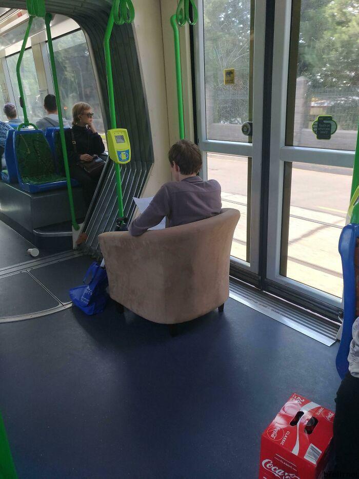 رصدت على الترام 109