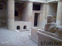 المذبح داخل الفناء الداخلي للمقبرة رقم 1.