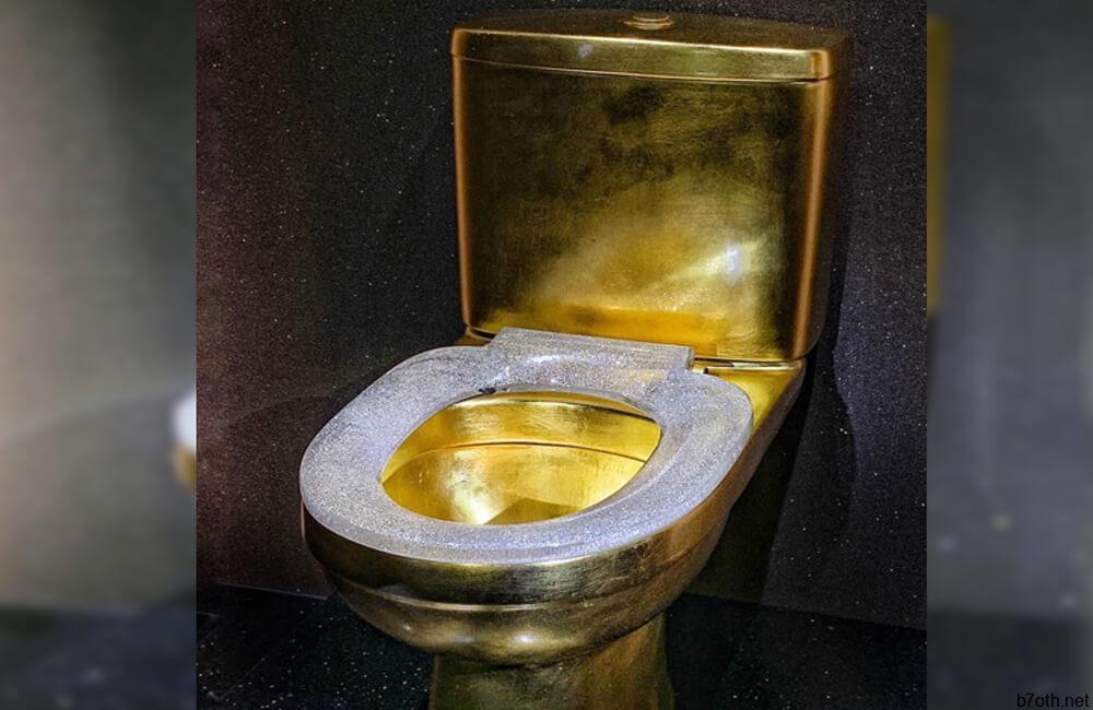 Diamond-Encrusted Toilet @sohan97299 / Pinterest.com