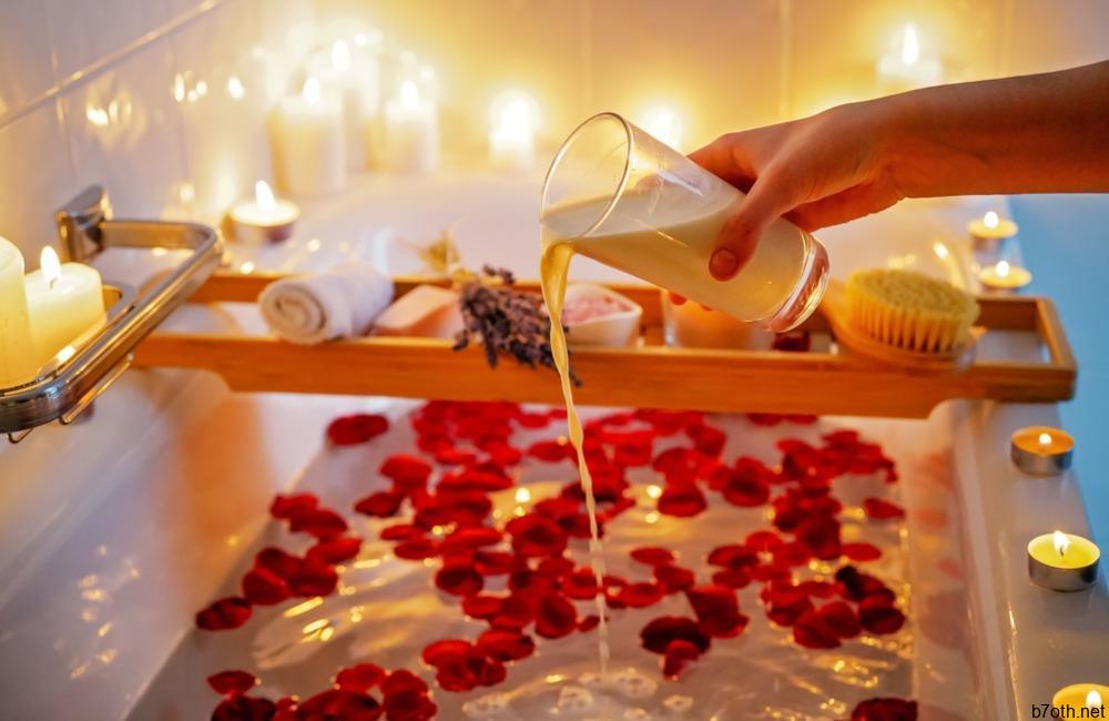 Goat Milk Jaccuzzi ©Tatyana Soares/Shutterstock.com