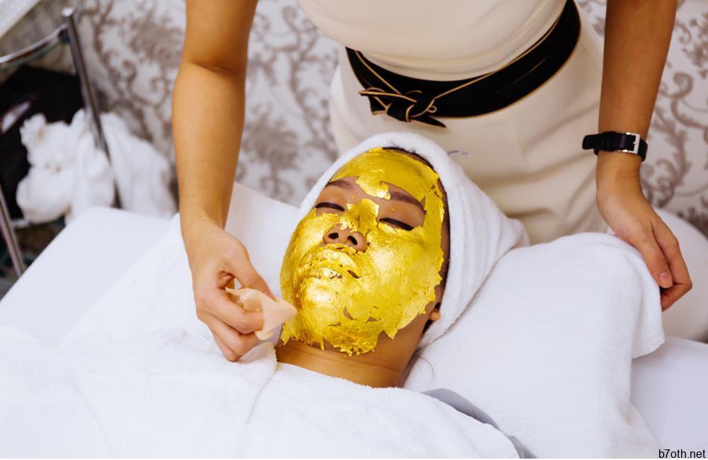 Gold Facials ©Twinsterphoto / Shutterstock.com