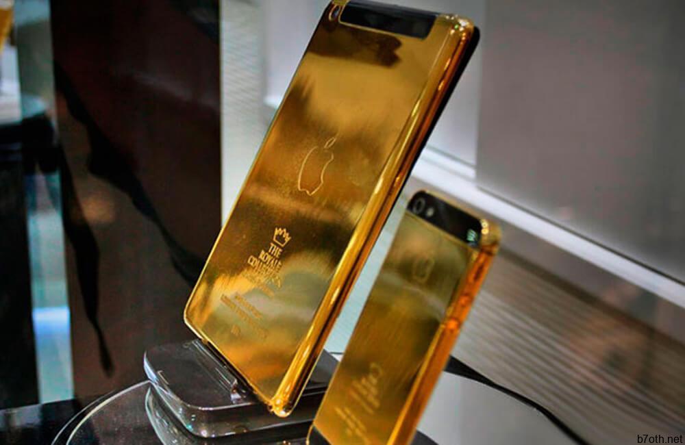Gold iPhones @roselibsb / Pinterest.com