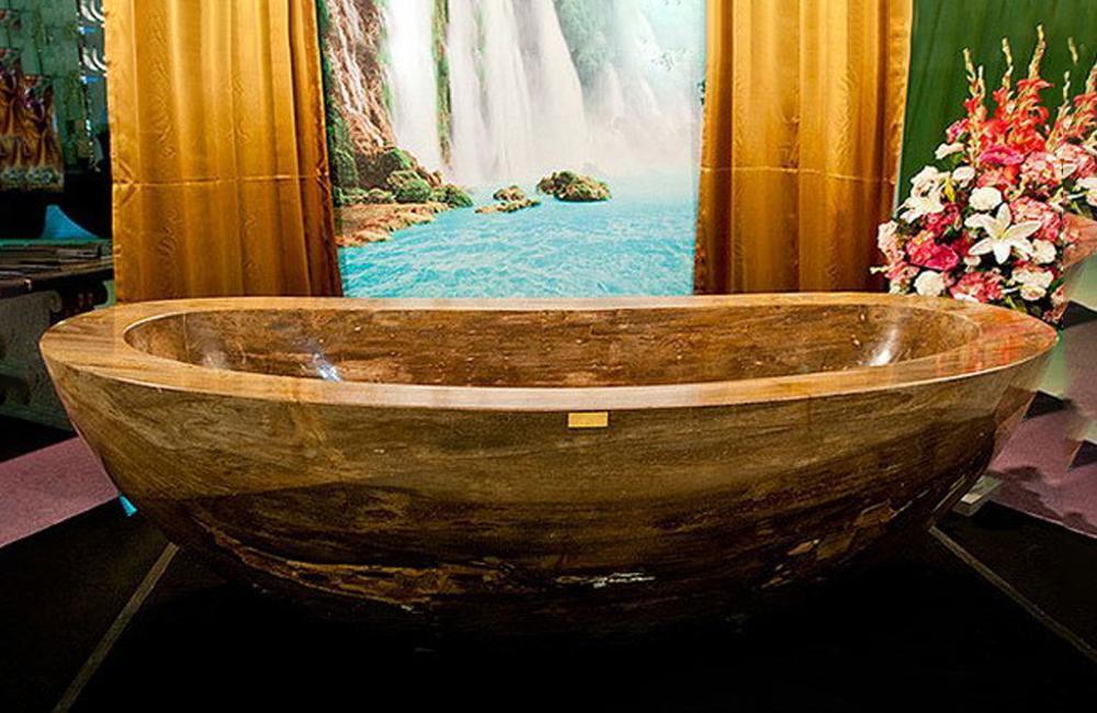 Le Grand Queen bathtub @luxatic / Pinterest.com