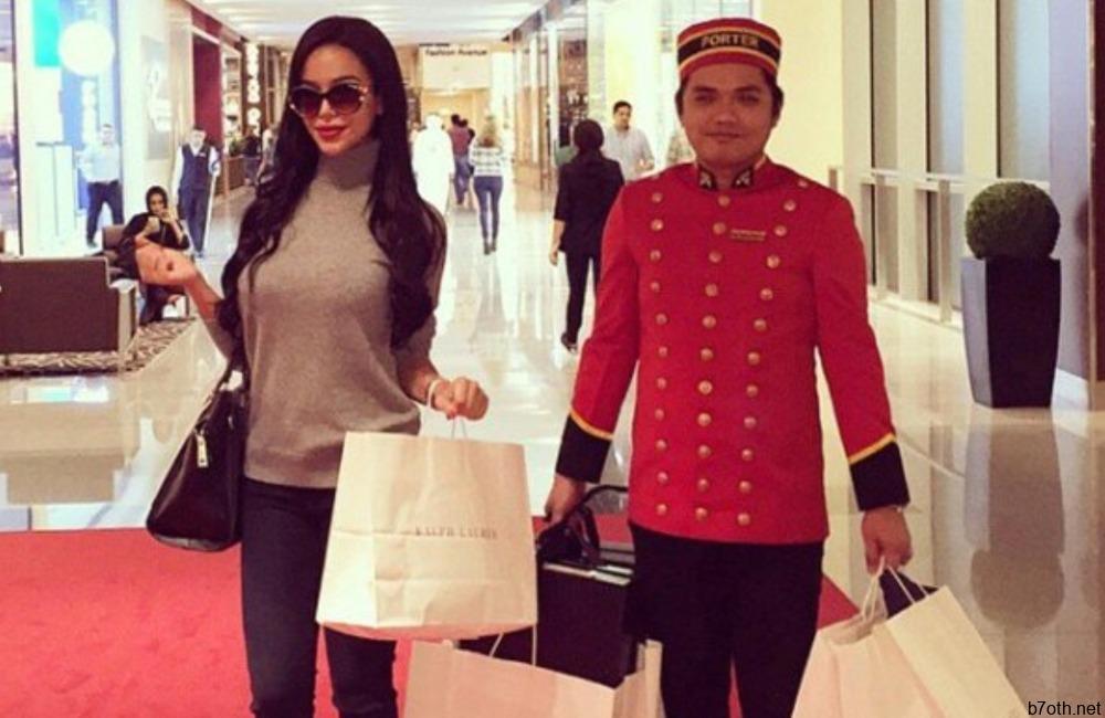 Private Porter In The Dubai Mall @richkidsofdubai/Instagram